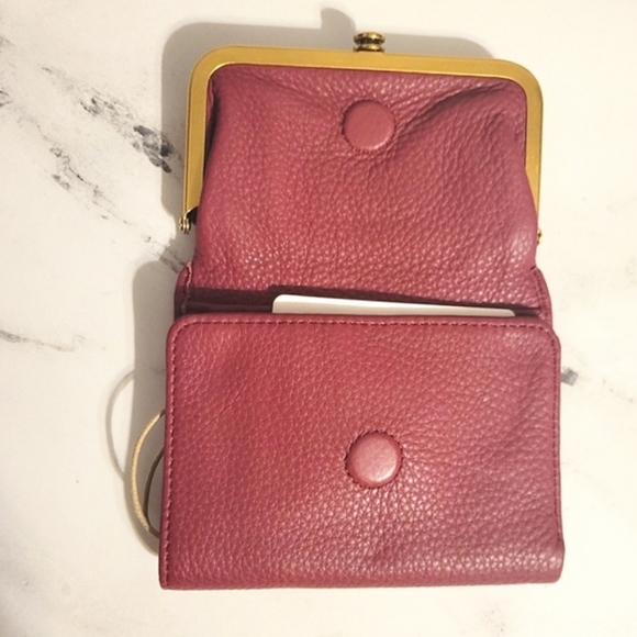 NWT HOBO Sangria 'Robin' Velvet Pebbled Hide Leather Tri-Fold Wallet - Picture 4 of 9